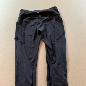 Lululemon side pocket yoga pants cropped size 10